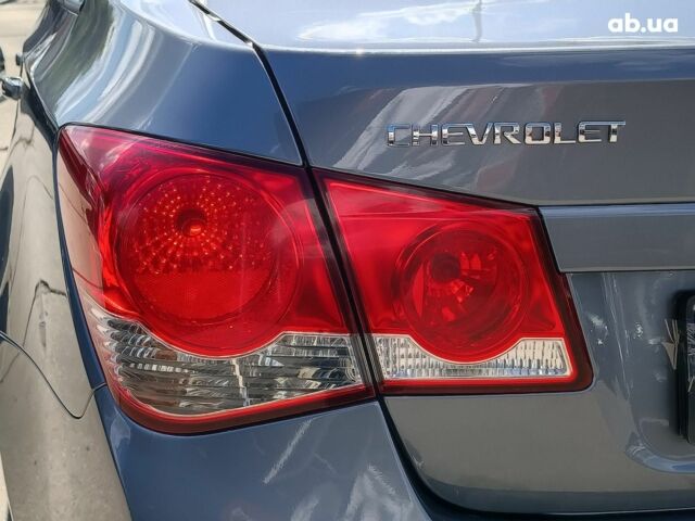 Серый Шевроле Круз, объемом двигателя 1.6 л и пробегом 272 тыс. км за 6940 $, фото 10 на Automoto.ua