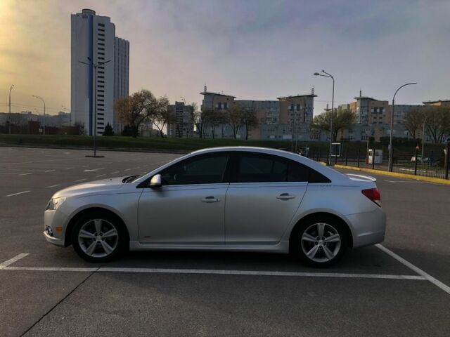 Серый Шевроле Круз, объемом двигателя 1.4 л и пробегом 183 тыс. км за 7500 $, фото 5 на Automoto.ua