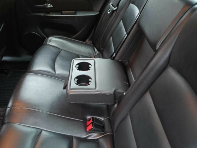 Серый Шевроле Круз, объемом двигателя 1.4 л и пробегом 238 тыс. км за 6300 $, фото 9 на Automoto.ua