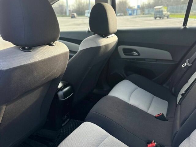 Сірий Шевроле Круз, об'ємом двигуна 0 л та пробігом 217 тис. км за 6999 $, фото 7 на Automoto.ua