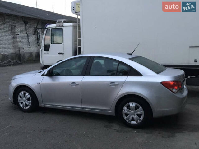 Сірий Шевроле Круз, об'ємом двигуна 1.8 л та пробігом 306 тис. км за 7200 $, фото 3 на Automoto.ua