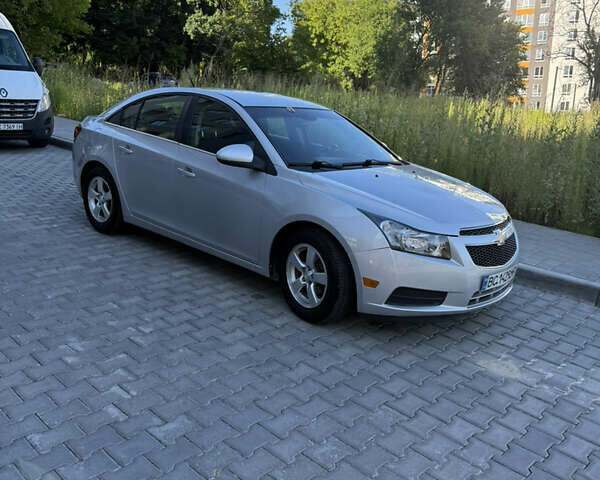 Серый Шевроле Круз, объемом двигателя 1.4 л и пробегом 290 тыс. км за 7200 $, фото 1 на Automoto.ua