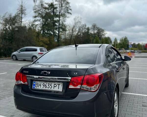 Серый Шевроле Круз, объемом двигателя 1.36 л и пробегом 233 тыс. км за 7000 $, фото 7 на Automoto.ua