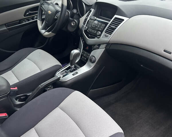 Сірий Шевроле Круз, об'ємом двигуна 1.8 л та пробігом 306 тис. км за 7200 $, фото 8 на Automoto.ua