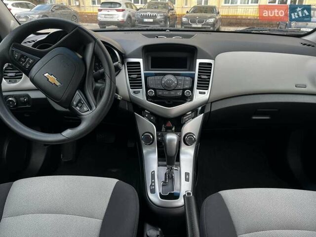 Серый Шевроле Круз, объемом двигателя 1.82 л и пробегом 170 тыс. км за 6800 $, фото 27 на Automoto.ua