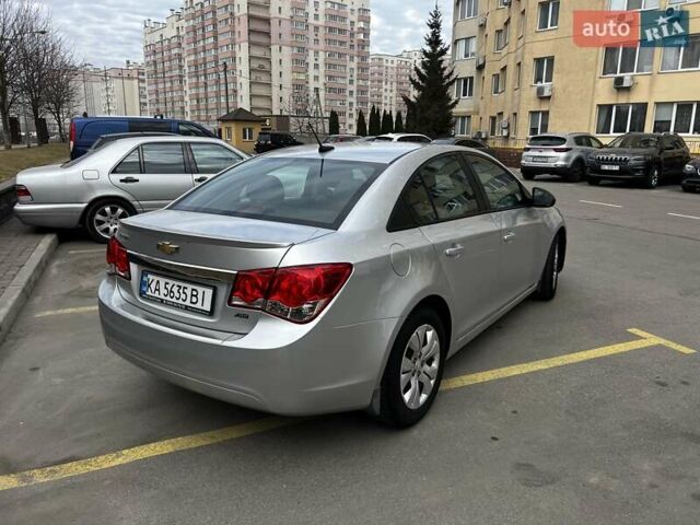 Серый Шевроле Круз, объемом двигателя 1.82 л и пробегом 170 тыс. км за 6800 $, фото 6 на Automoto.ua
