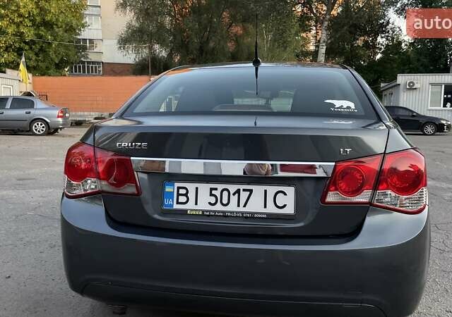 Серый Шевроле Круз, объемом двигателя 1.36 л и пробегом 260 тыс. км за 6750 $, фото 6 на Automoto.ua