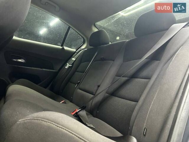 Сірий Шевроле Круз, об'ємом двигуна 1.4 л та пробігом 130 тис. км за 7200 $, фото 10 на Automoto.ua