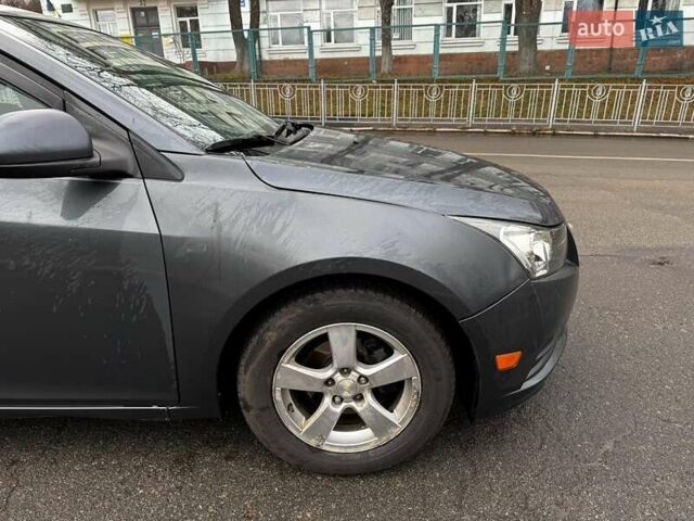 Сірий Шевроле Круз, об'ємом двигуна 1.4 л та пробігом 257 тис. км за 6440 $, фото 4 на Automoto.ua