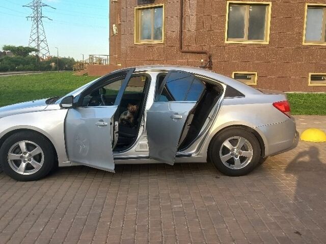 Серый Шевроле Круз, объемом двигателя 1.4 л и пробегом 112 тыс. км за 7499 $, фото 5 на Automoto.ua