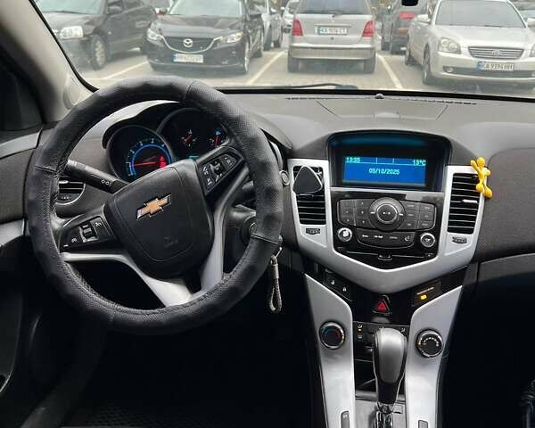 Серый Шевроле Круз, объемом двигателя 1.36 л и пробегом 233 тыс. км за 7000 $, фото 5 на Automoto.ua