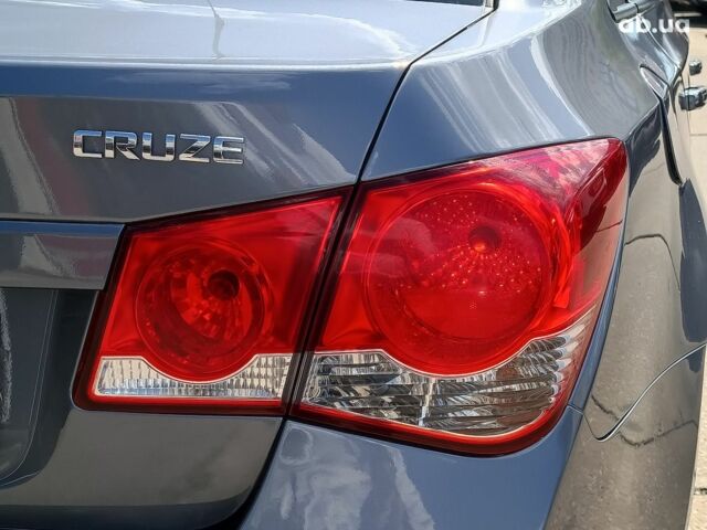 Серый Шевроле Круз, объемом двигателя 1.6 л и пробегом 272 тыс. км за 6940 $, фото 9 на Automoto.ua