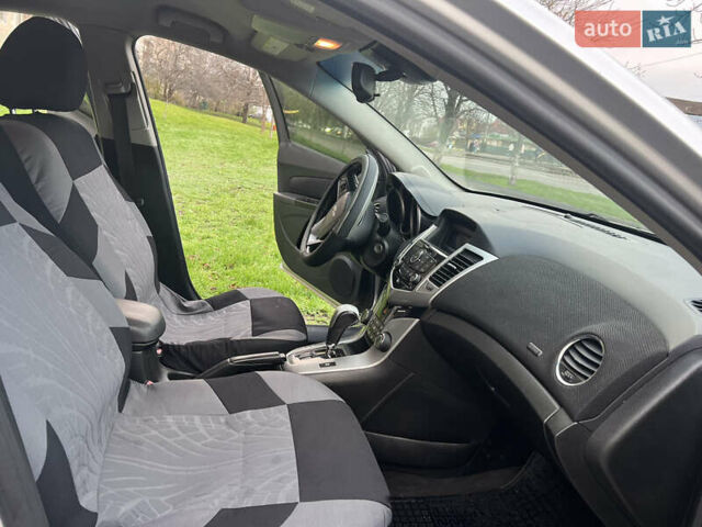 Серый Шевроле Круз, объемом двигателя 1.8 л и пробегом 179 тыс. км за 6000 $, фото 12 на Automoto.ua