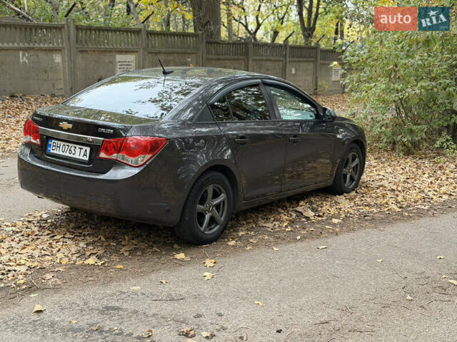Сірий Шевроле Круз, об'ємом двигуна 1.8 л та пробігом 164 тис. км за 7900 $, фото 2 на Automoto.ua