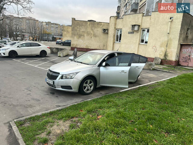 Серый Шевроле Круз, объемом двигателя 1.8 л и пробегом 179 тыс. км за 6000 $, фото 19 на Automoto.ua