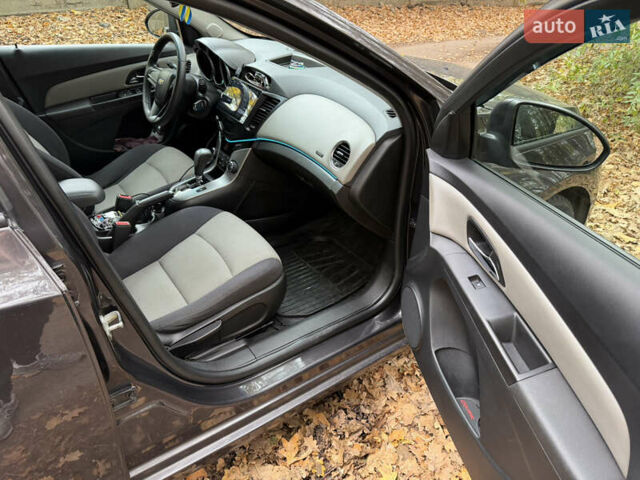 Сірий Шевроле Круз, об'ємом двигуна 1.8 л та пробігом 164 тис. км за 7900 $, фото 17 на Automoto.ua