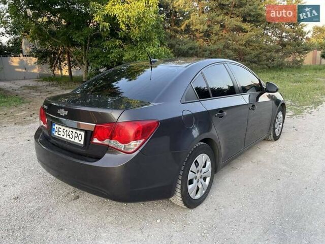 Серый Шевроле Круз, объемом двигателя 1.8 л и пробегом 248 тыс. км за 7900 $, фото 4 на Automoto.ua