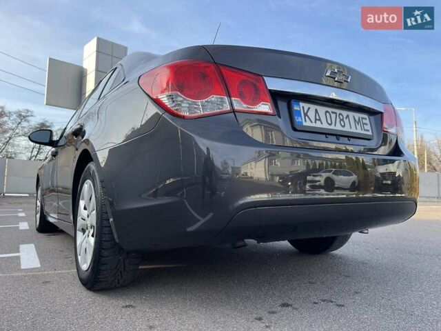 Серый Шевроле Круз, объемом двигателя 1.8 л и пробегом 89 тыс. км за 7800 $, фото 9 на Automoto.ua
