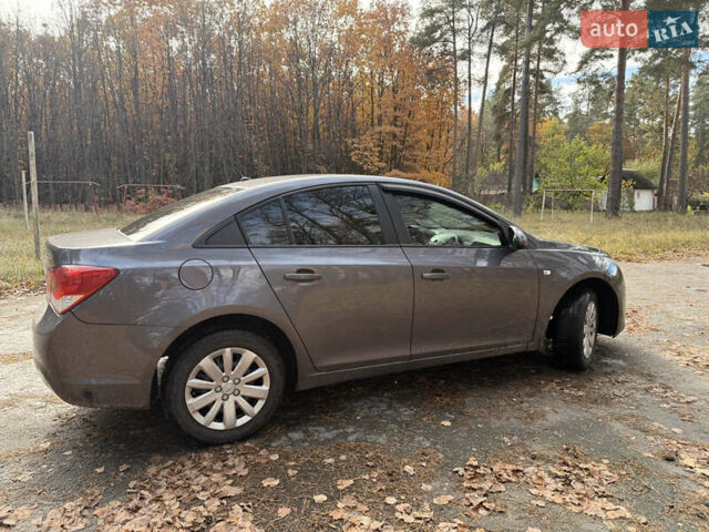 Сірий Шевроле Круз, об'ємом двигуна 1.6 л та пробігом 126 тис. км за 7700 $, фото 8 на Automoto.ua