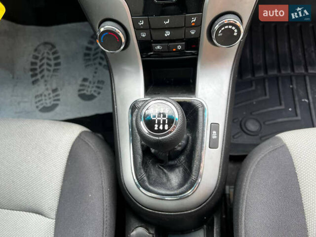 Сірий Шевроле Круз, об'ємом двигуна 1.8 л та пробігом 220 тис. км за 6999 $, фото 11 на Automoto.ua