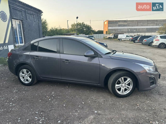 Серый Шевроле Круз, объемом двигателя 1.8 л и пробегом 273 тыс. км за 7999 $, фото 9 на Automoto.ua