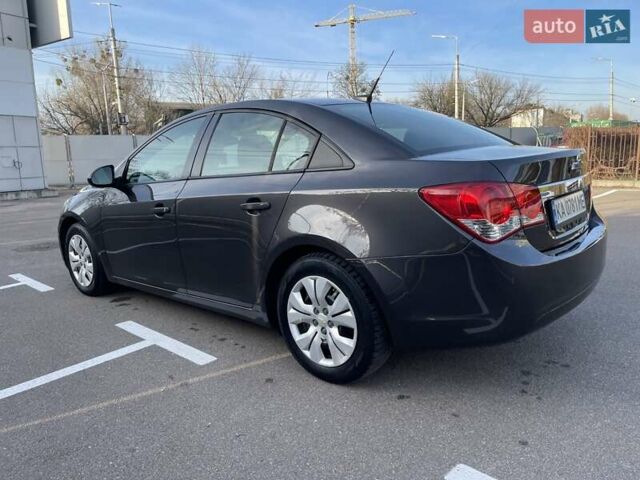 Серый Шевроле Круз, объемом двигателя 1.8 л и пробегом 89 тыс. км за 7800 $, фото 10 на Automoto.ua