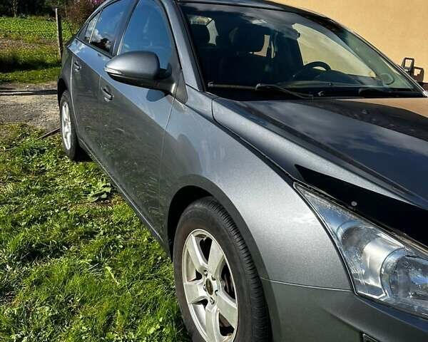 Серый Шевроле Круз, объемом двигателя 1.8 л и пробегом 246 тыс. км за 7000 $, фото 19 на Automoto.ua