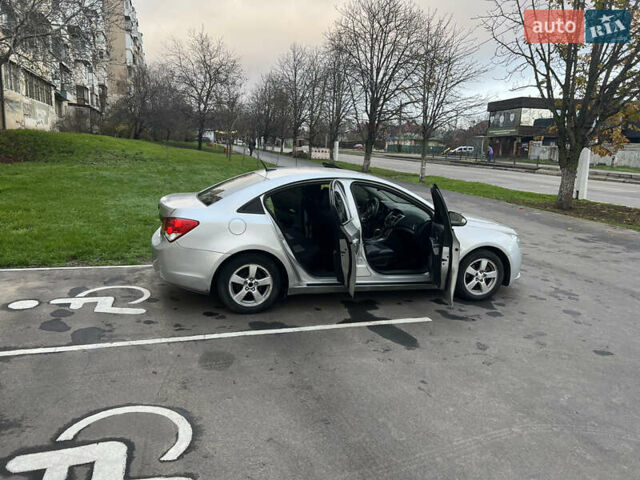 Серый Шевроле Круз, объемом двигателя 1.8 л и пробегом 179 тыс. км за 6000 $, фото 1 на Automoto.ua