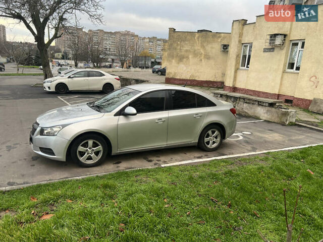 Серый Шевроле Круз, объемом двигателя 1.8 л и пробегом 179 тыс. км за 6000 $, фото 11 на Automoto.ua