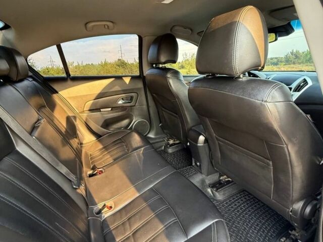 Серый Шевроле Круз, объемом двигателя 1.8 л и пробегом 187 тыс. км за 7300 $, фото 7 на Automoto.ua