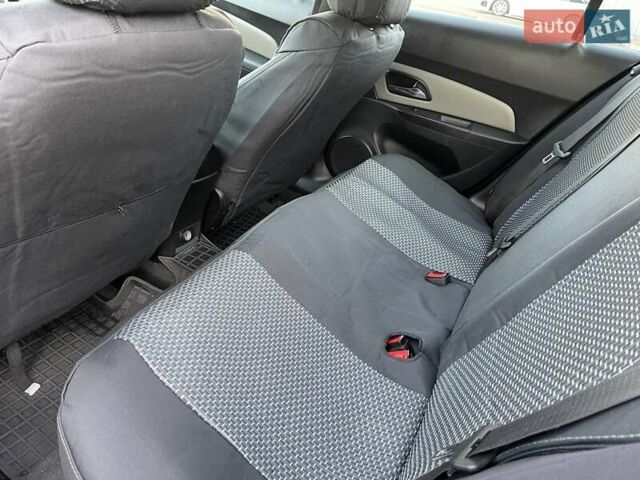 Серый Шевроле Круз, объемом двигателя 1.8 л и пробегом 89 тыс. км за 7800 $, фото 16 на Automoto.ua