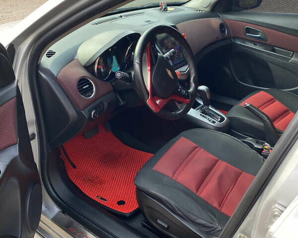 Серый Шевроле Круз, объемом двигателя 1.36 л и пробегом 115 тыс. км за 8500 $, фото 26 на Automoto.ua