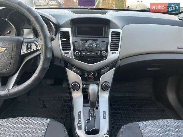 Серый Шевроле Круз, объемом двигателя 1.8 л и пробегом 89 тыс. км за 7800 $, фото 19 на Automoto.ua