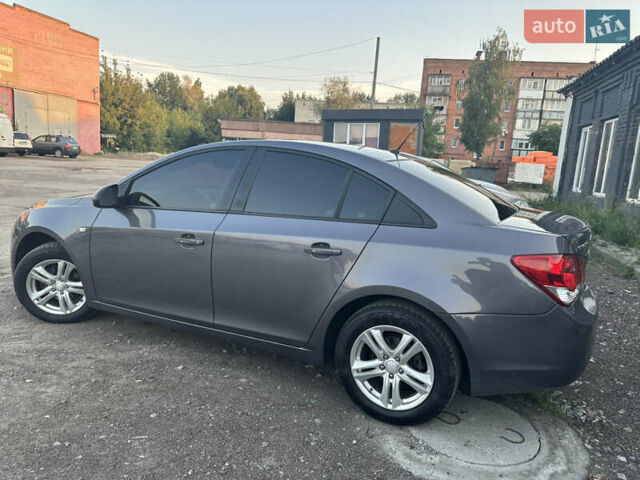Серый Шевроле Круз, объемом двигателя 1.8 л и пробегом 273 тыс. км за 7999 $, фото 20 на Automoto.ua