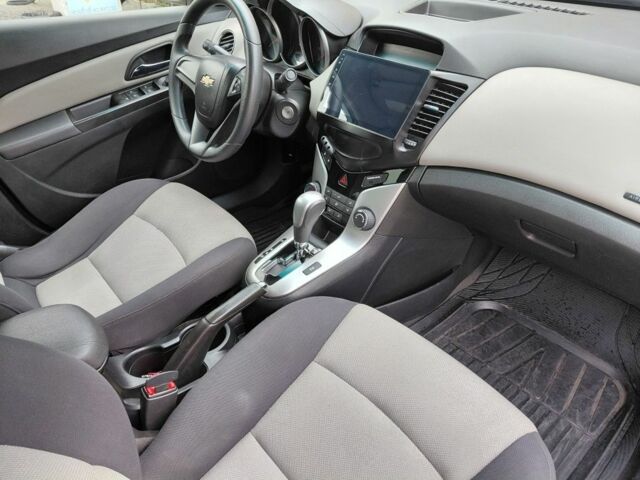 Серый Шевроле Круз, объемом двигателя 1.8 л и пробегом 165 тыс. км за 8200 $, фото 2 на Automoto.ua