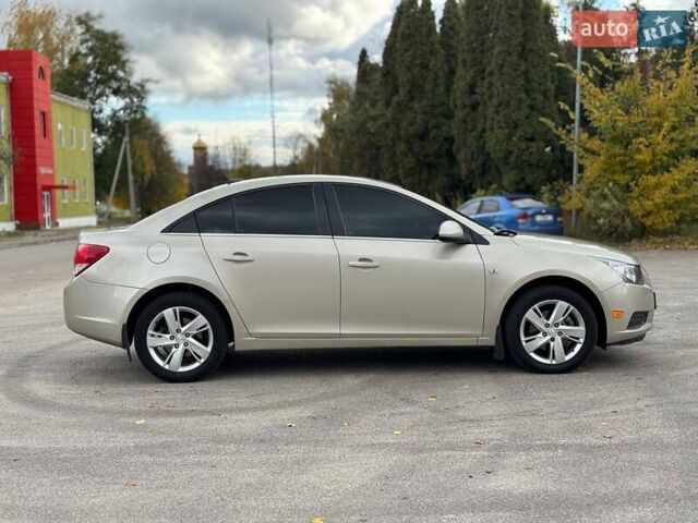 Серый Шевроле Круз, объемом двигателя 1.96 л и пробегом 207 тыс. км за 7700 $, фото 2 на Automoto.ua