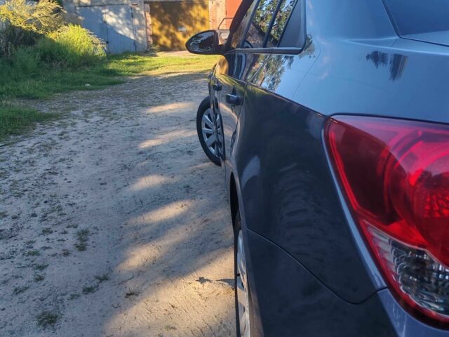 Серый Шевроле Круз, объемом двигателя 1.6 л и пробегом 125 тыс. км за 7700 $, фото 5 на Automoto.ua