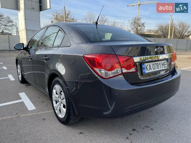 Серый Шевроле Круз, объемом двигателя 1.8 л и пробегом 89 тыс. км за 7800 $, фото 8 на Automoto.ua