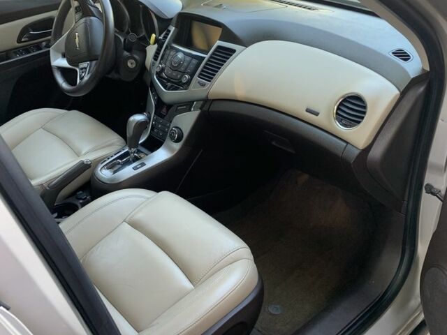 Серый Шевроле Круз, объемом двигателя 1.4 л и пробегом 250 тыс. км за 6800 $, фото 4 на Automoto.ua