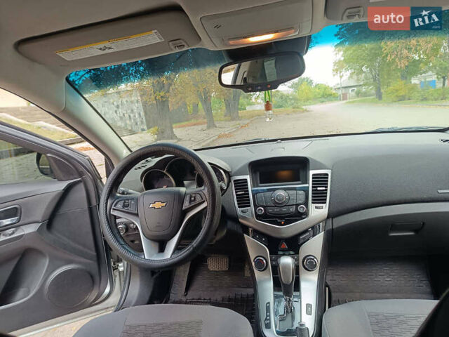 Серый Шевроле Круз, объемом двигателя 1.36 л и пробегом 86 тыс. км за 6500 $, фото 6 на Automoto.ua