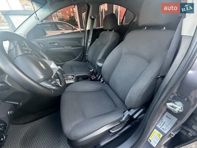 Серый Шевроле Круз, объемом двигателя 1.8 л и пробегом 273 тыс. км за 7999 $, фото 32 на Automoto.ua