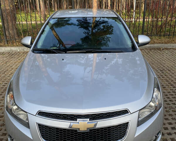 Серый Шевроле Круз, объемом двигателя 1.36 л и пробегом 115 тыс. км за 8500 $, фото 3 на Automoto.ua