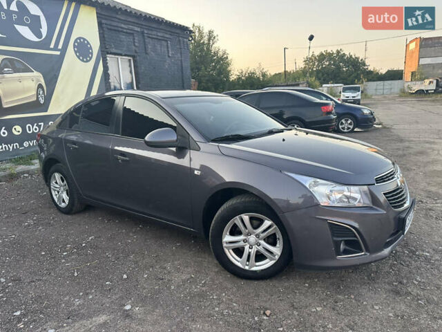 Серый Шевроле Круз, объемом двигателя 1.8 л и пробегом 273 тыс. км за 7999 $, фото 5 на Automoto.ua