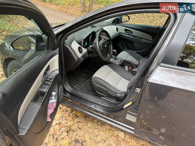 Сірий Шевроле Круз, об'ємом двигуна 1.8 л та пробігом 164 тис. км за 7900 $, фото 11 на Automoto.ua