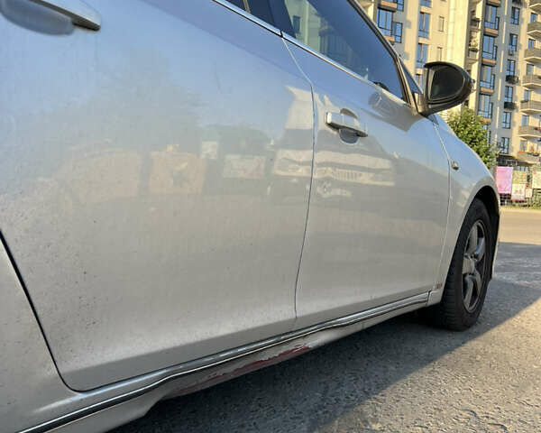 Серый Шевроле Круз, объемом двигателя 1.36 л и пробегом 185 тыс. км за 7900 $, фото 4 на Automoto.ua