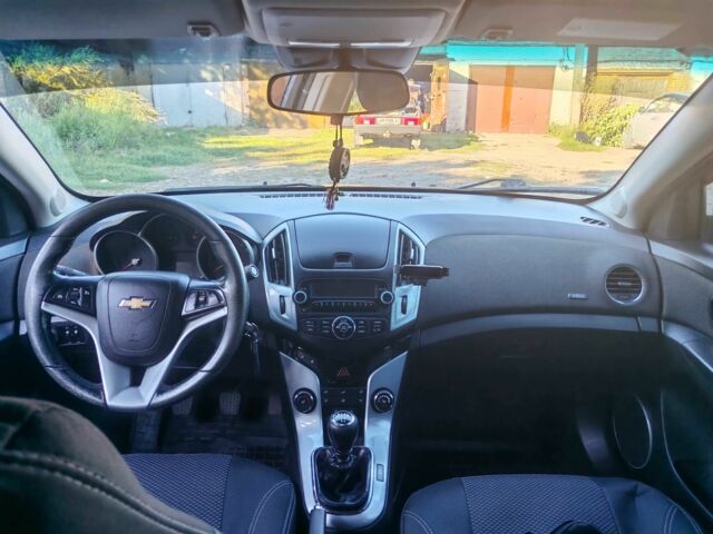 Серый Шевроле Круз, объемом двигателя 1.6 л и пробегом 125 тыс. км за 7700 $, фото 15 на Automoto.ua