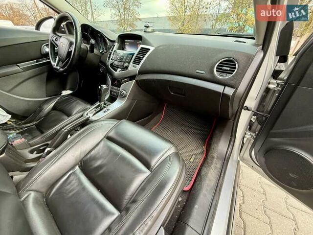 Сірий Шевроле Круз, об'ємом двигуна 1.36 л та пробігом 171 тис. км за 3600 $, фото 10 на Automoto.ua