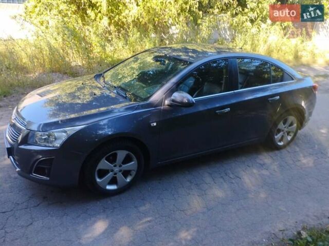 Серый Шевроле Круз, объемом двигателя 1.8 л и пробегом 178 тыс. км за 7800 $, фото 2 на Automoto.ua