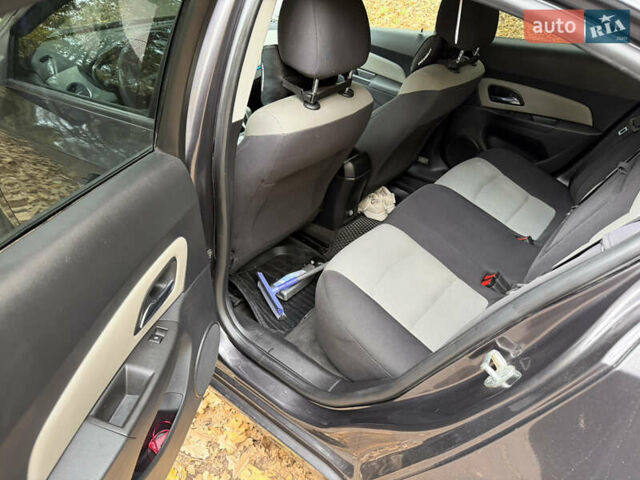 Сірий Шевроле Круз, об'ємом двигуна 1.8 л та пробігом 164 тис. км за 7900 $, фото 14 на Automoto.ua