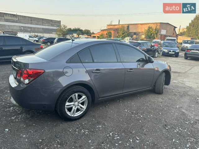 Серый Шевроле Круз, объемом двигателя 1.8 л и пробегом 273 тыс. км за 7999 $, фото 10 на Automoto.ua